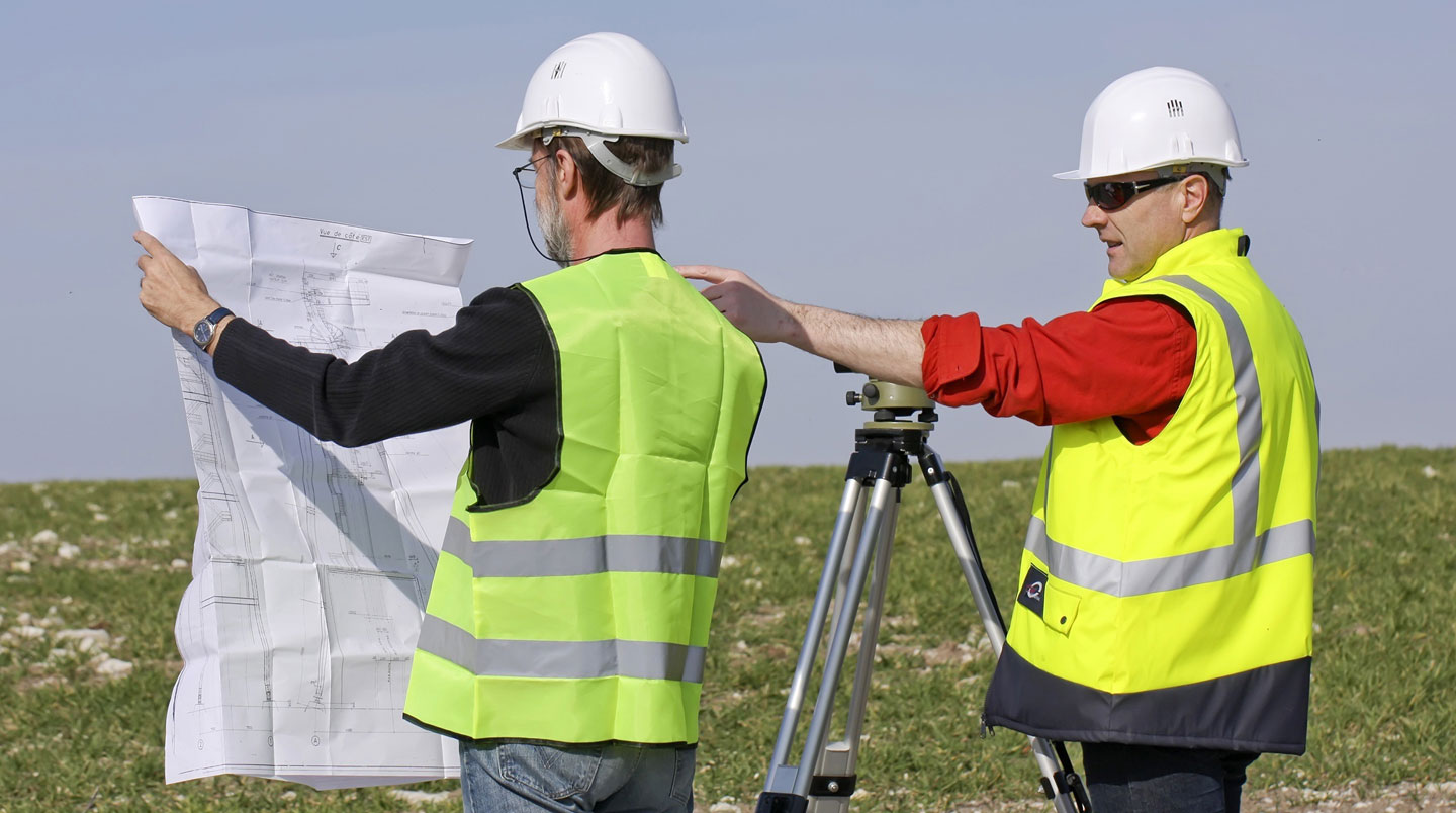 Gros plan d'un document cadastral officiel avec tampon